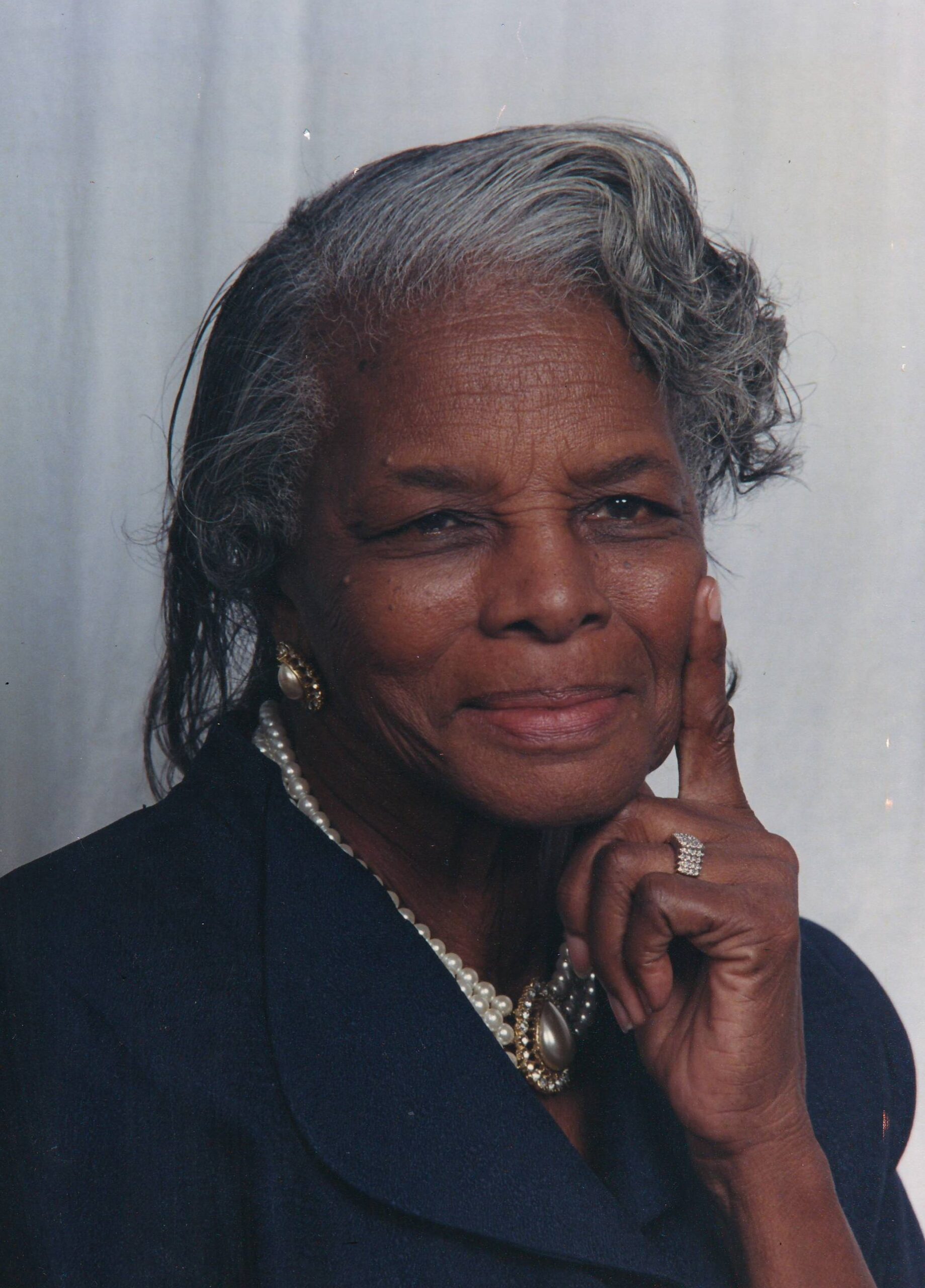 EARA WELLS 1929 – 2020
